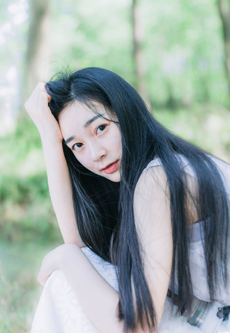 伤心是一种最堪咀嚼的滋味。如果不经过这份疼痛——度日如年般地经过。不可能玩味其他人生的欣喜。——三毛《亲爱的三毛》
